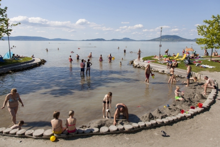 Sok mindent ellenőriz a NAV a Balatonnál