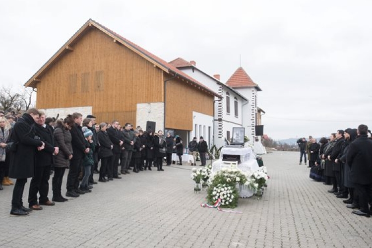 Kedvenc dalával indították utolsó útjára Kallós Zoltánt